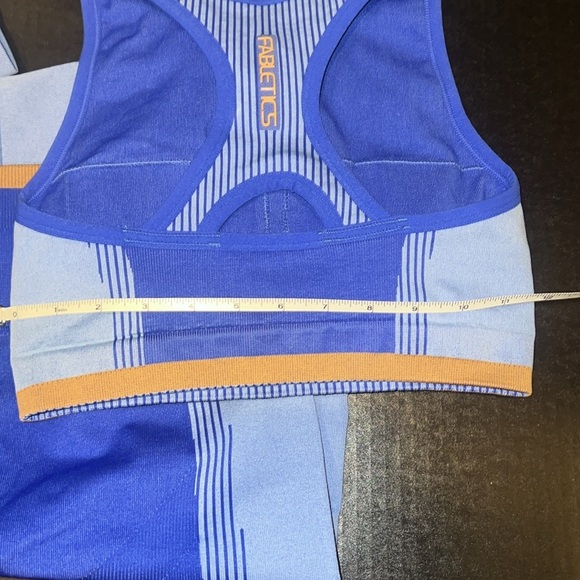 NWOT Women’s Fabletics Blue and Orange Activewear Set - Picture 9 of 9